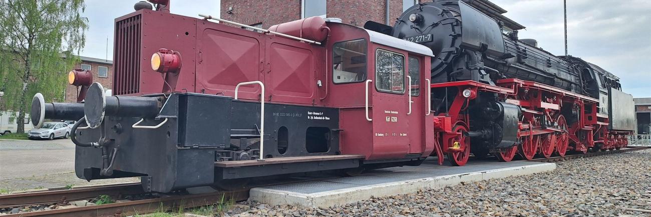 Bild 04_Kleinlok 6268 vor Dampflok_Stefan Lietzau